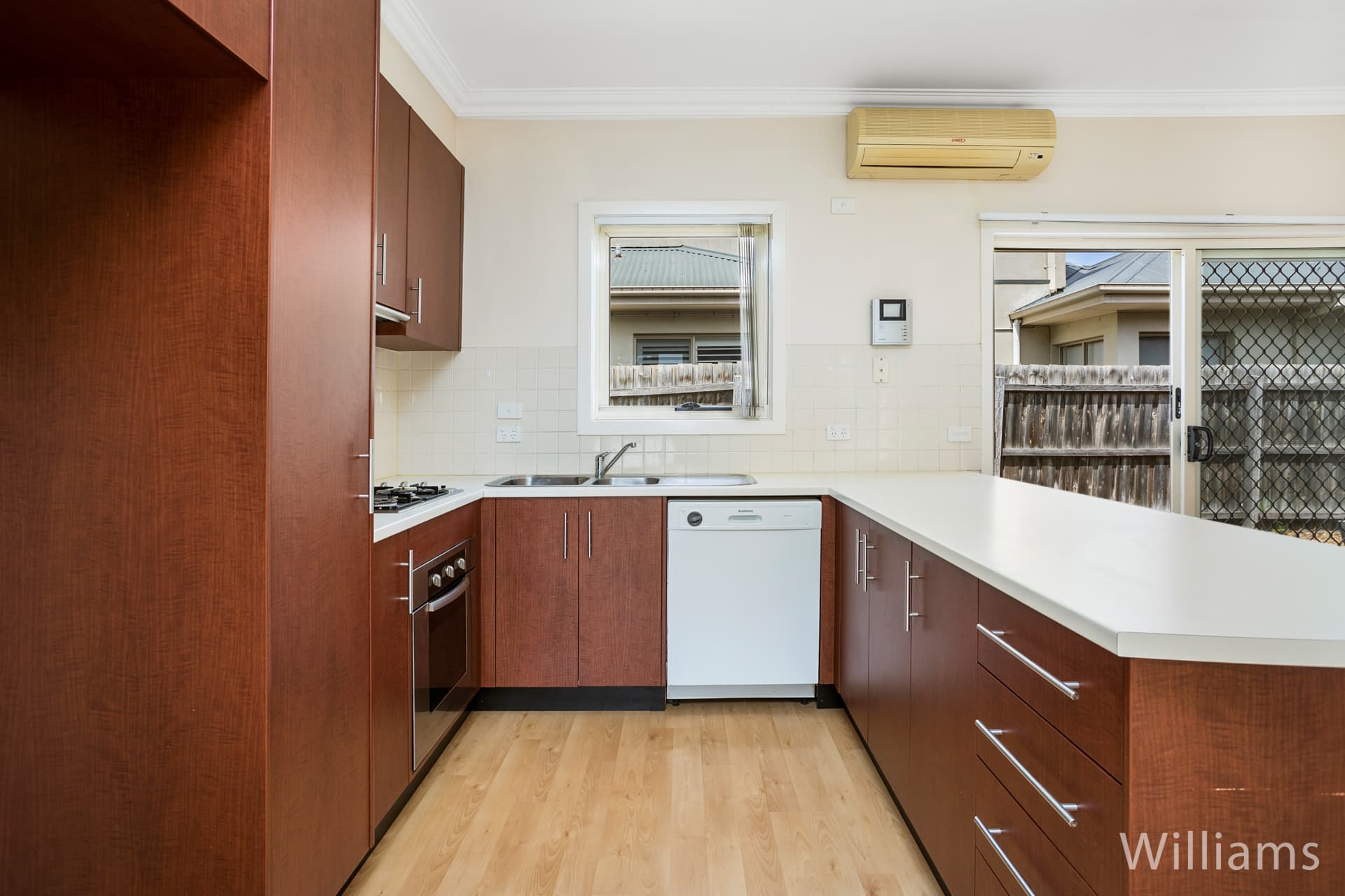 75 Corrigan Avenue, Brooklyn - Thumbnail 4