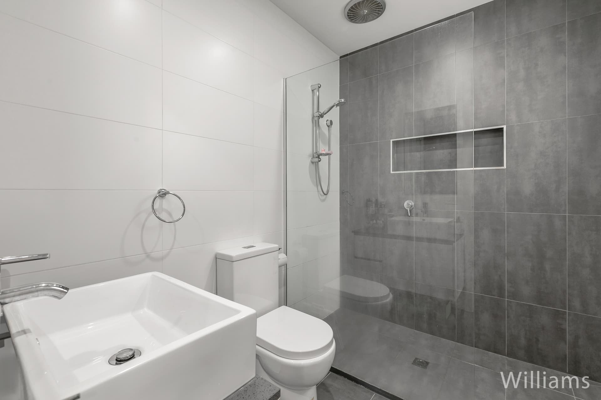 5 Aloha Street, South Kingsville - Thumbnail 2