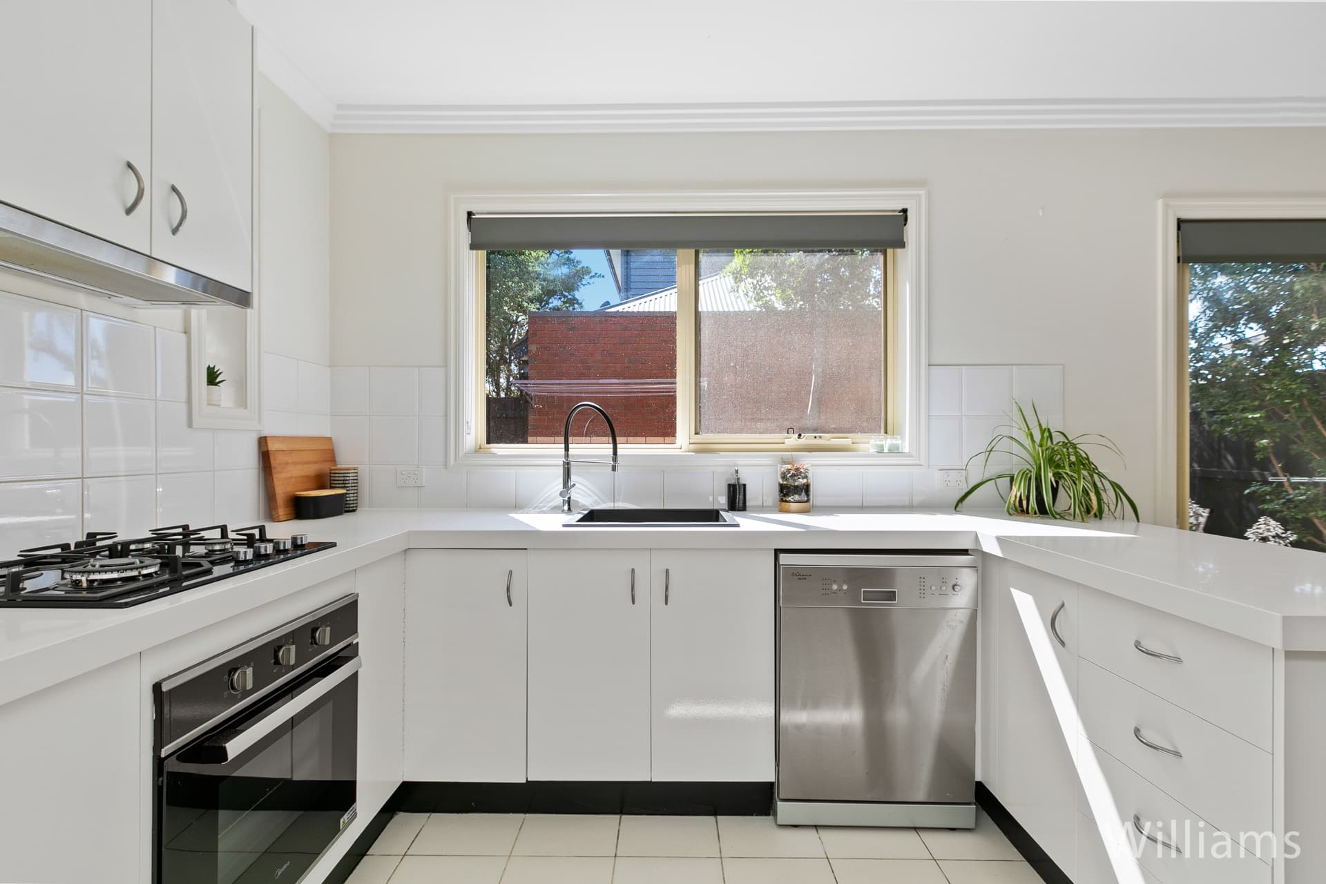 2/14 Romawi Street, Altona - Thumbnail 7