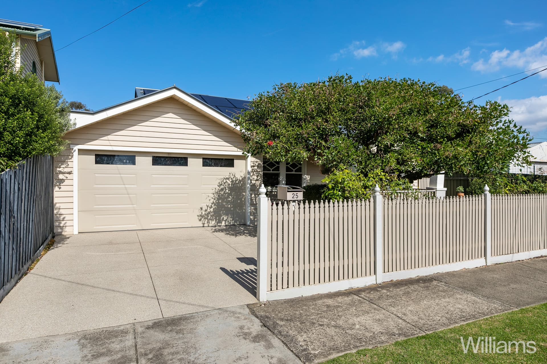 25 Percy Street, Newport - Image 1