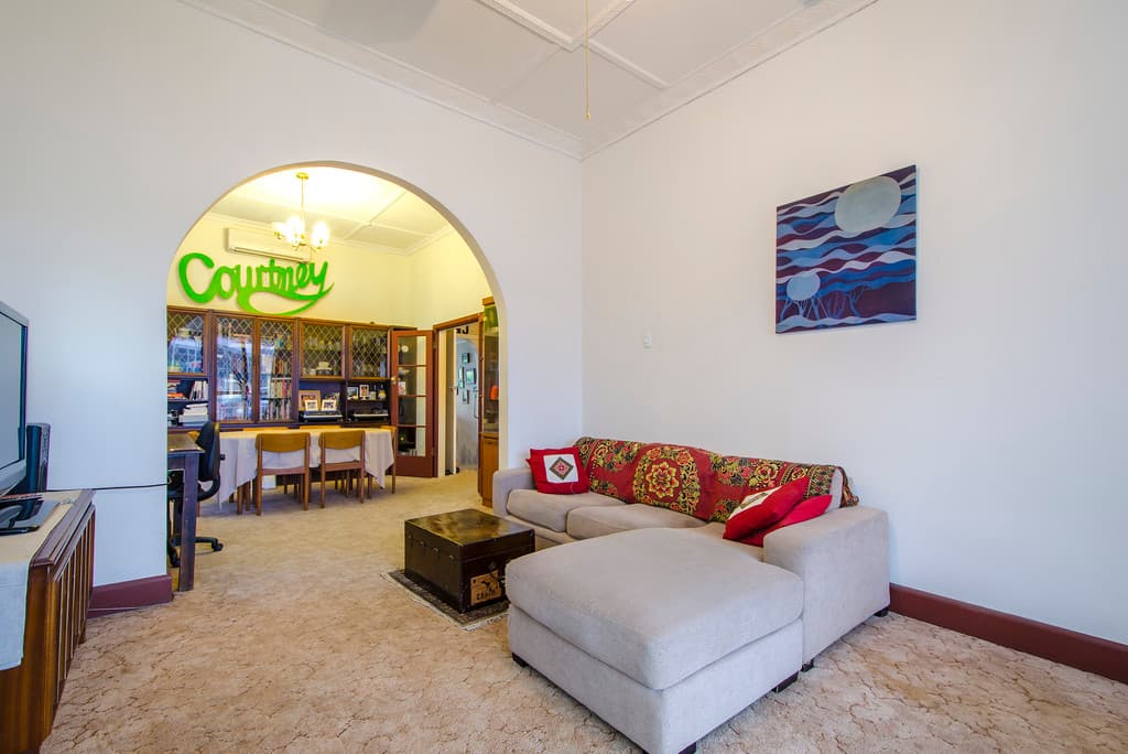 32 Bayview Street, Williamstown - Thumbnail 2