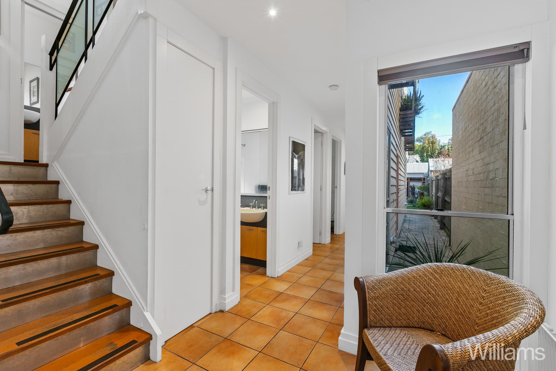 339 Douglas Parade, Newport - Thumbnail 2