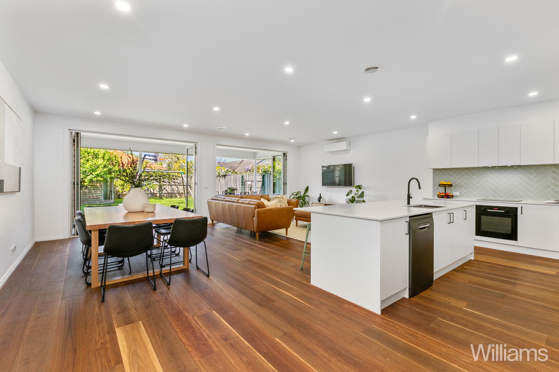12 West Court, Williamstown - Thumbnail 8
