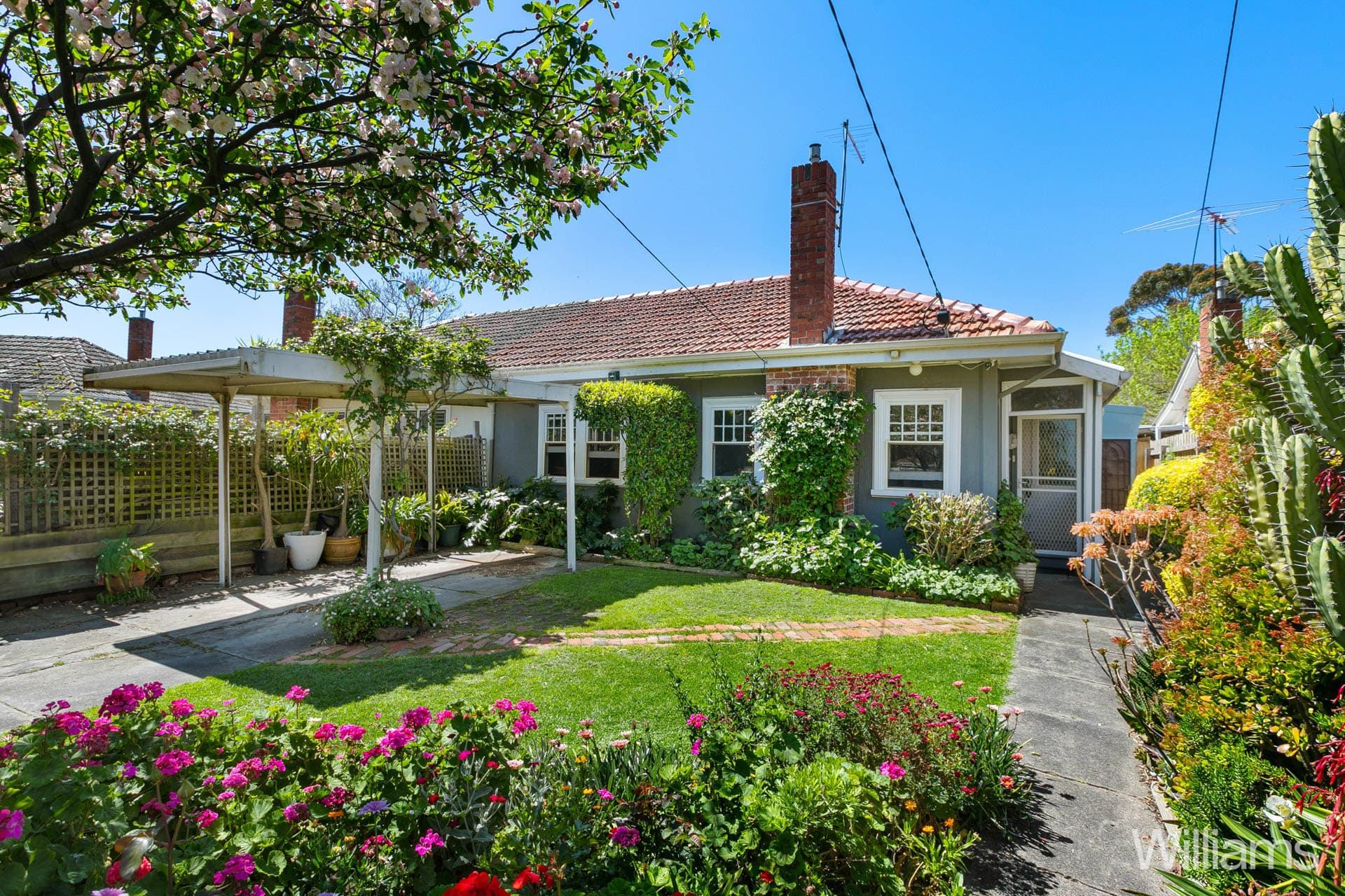 10 Fowler Crescent, Newport - Thumbnail 2