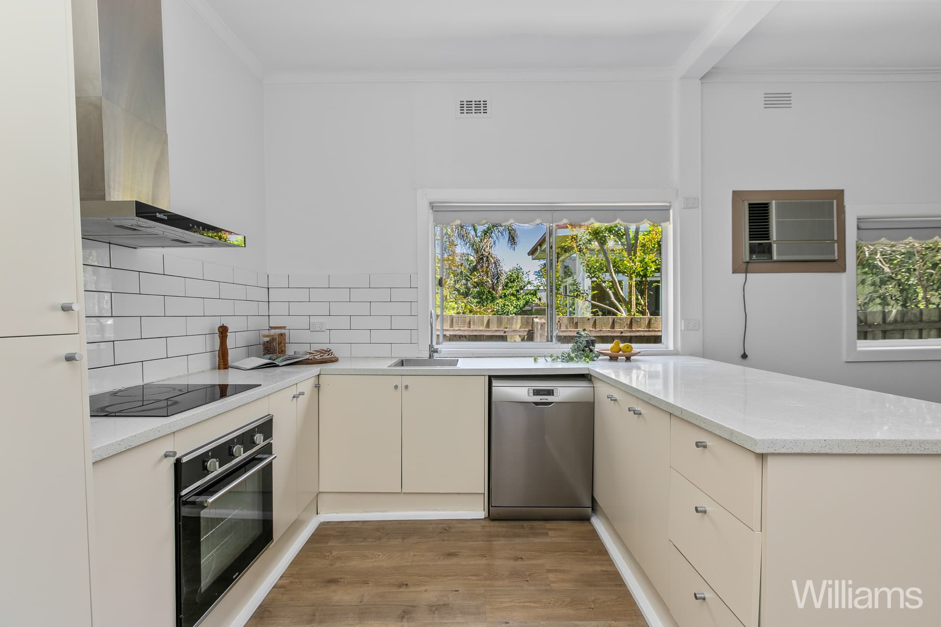 23 Russell Place, Williamstown - Thumbnail 6