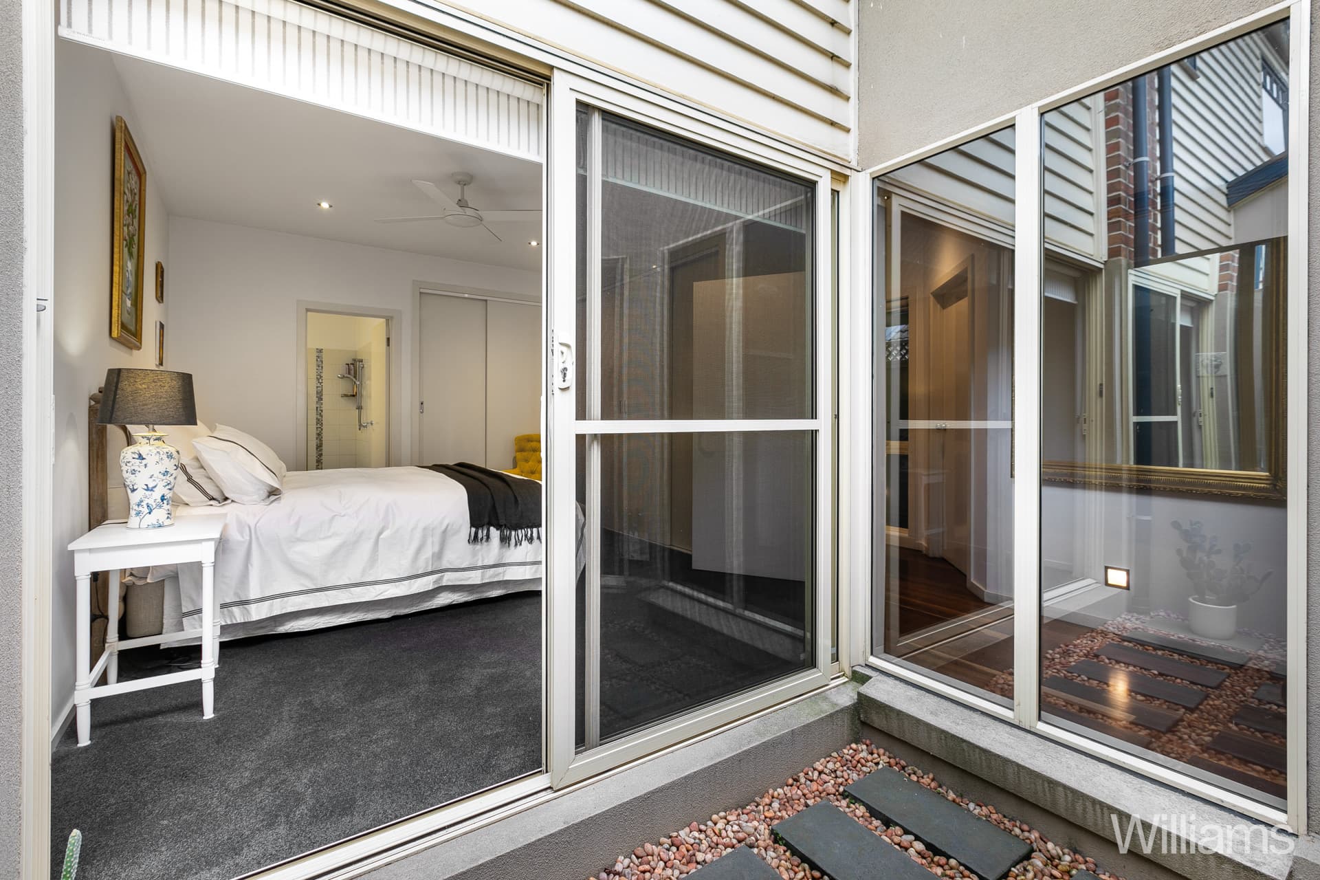 205A Douglas Parade, Newport - Image 1