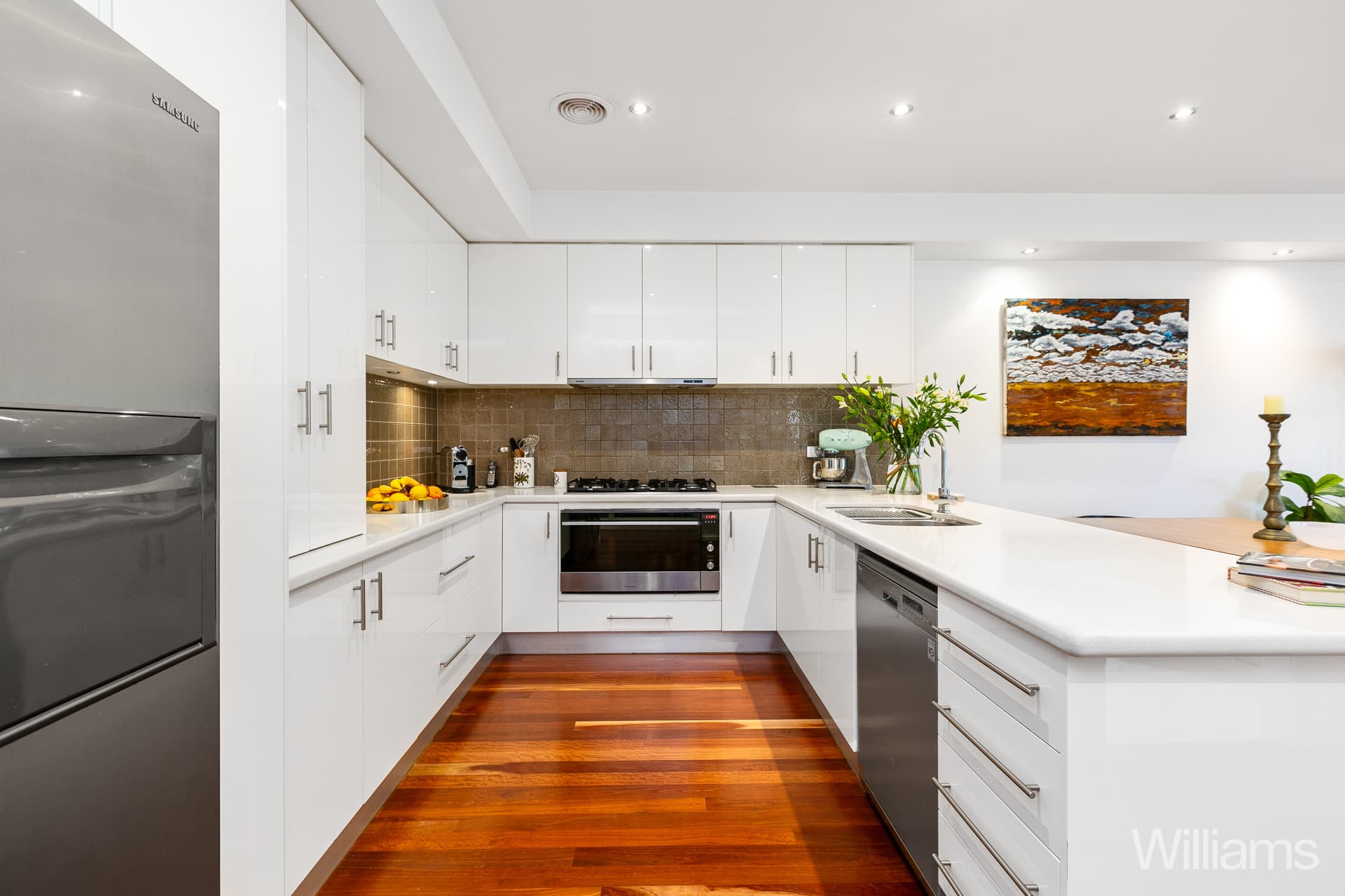 205A Douglas Parade, Newport - Thumbnail 2