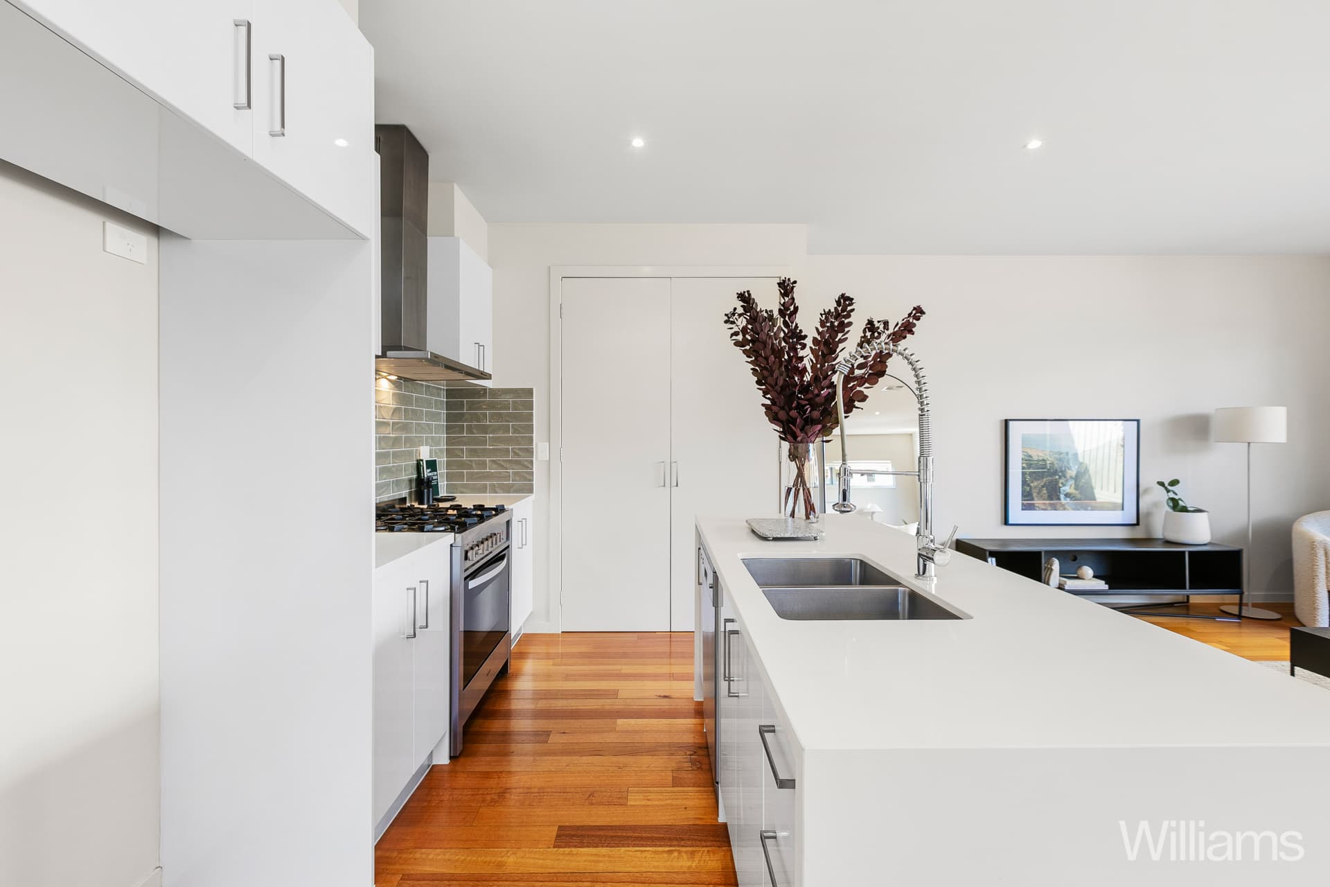 29 Elizabeth Street, Newport - Thumbnail 3