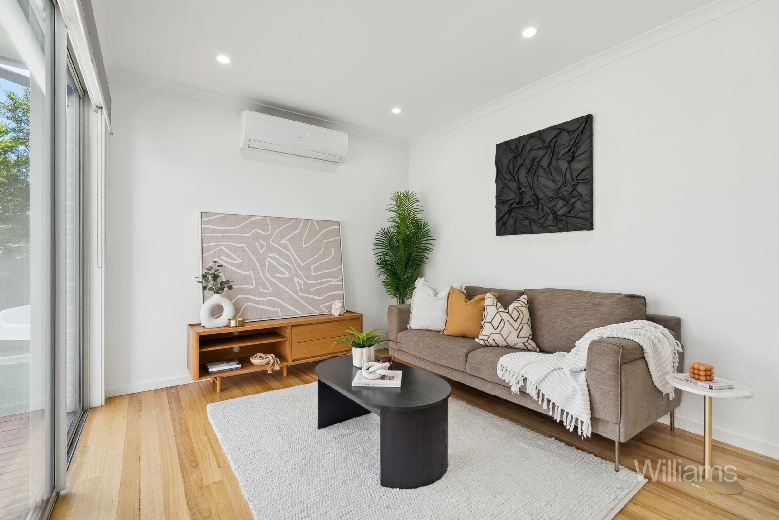 2/12 Beaumont Parade, West Footscray - Thumbnail 2