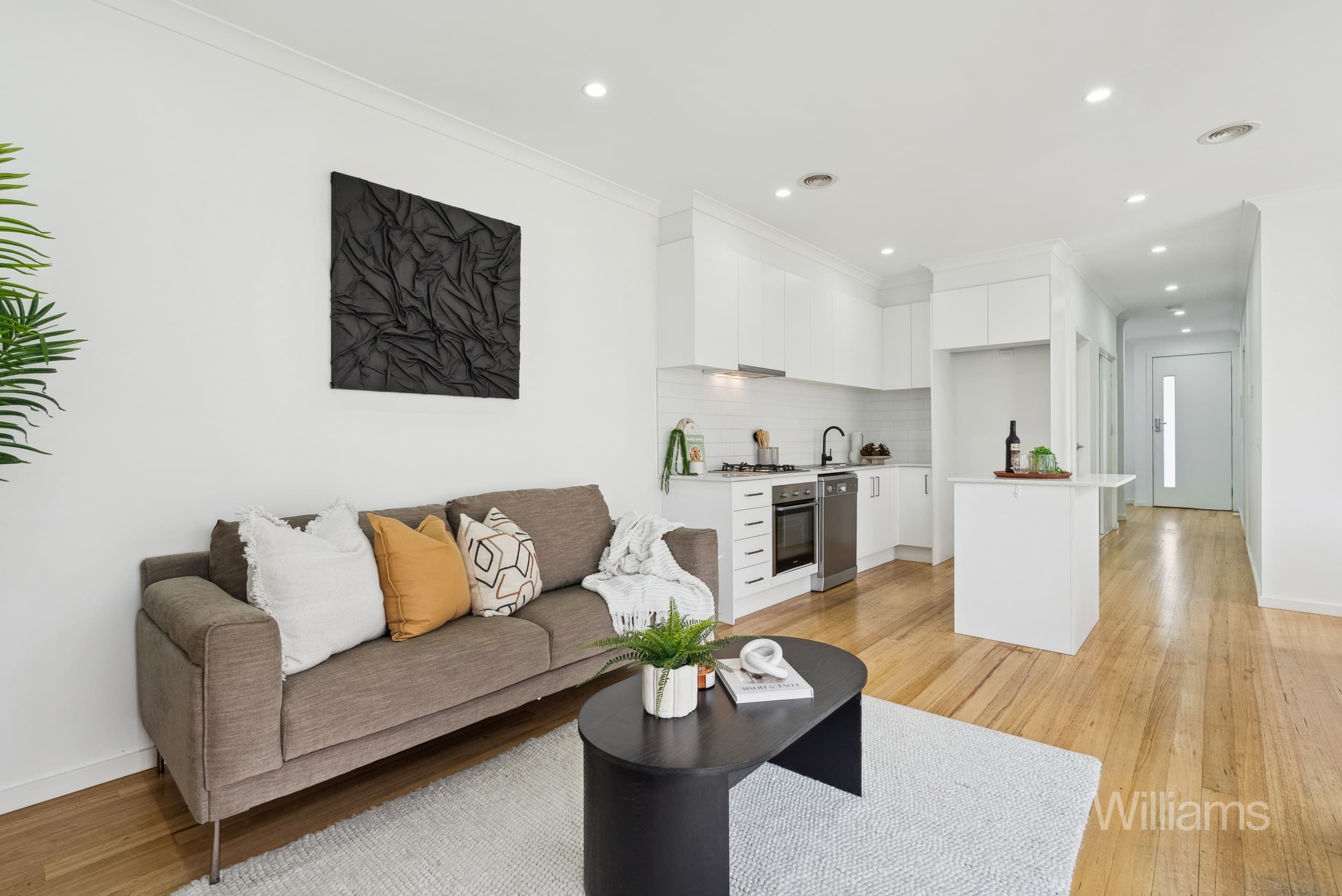 2/12 Beaumont Parade, West Footscray - Thumbnail 3
