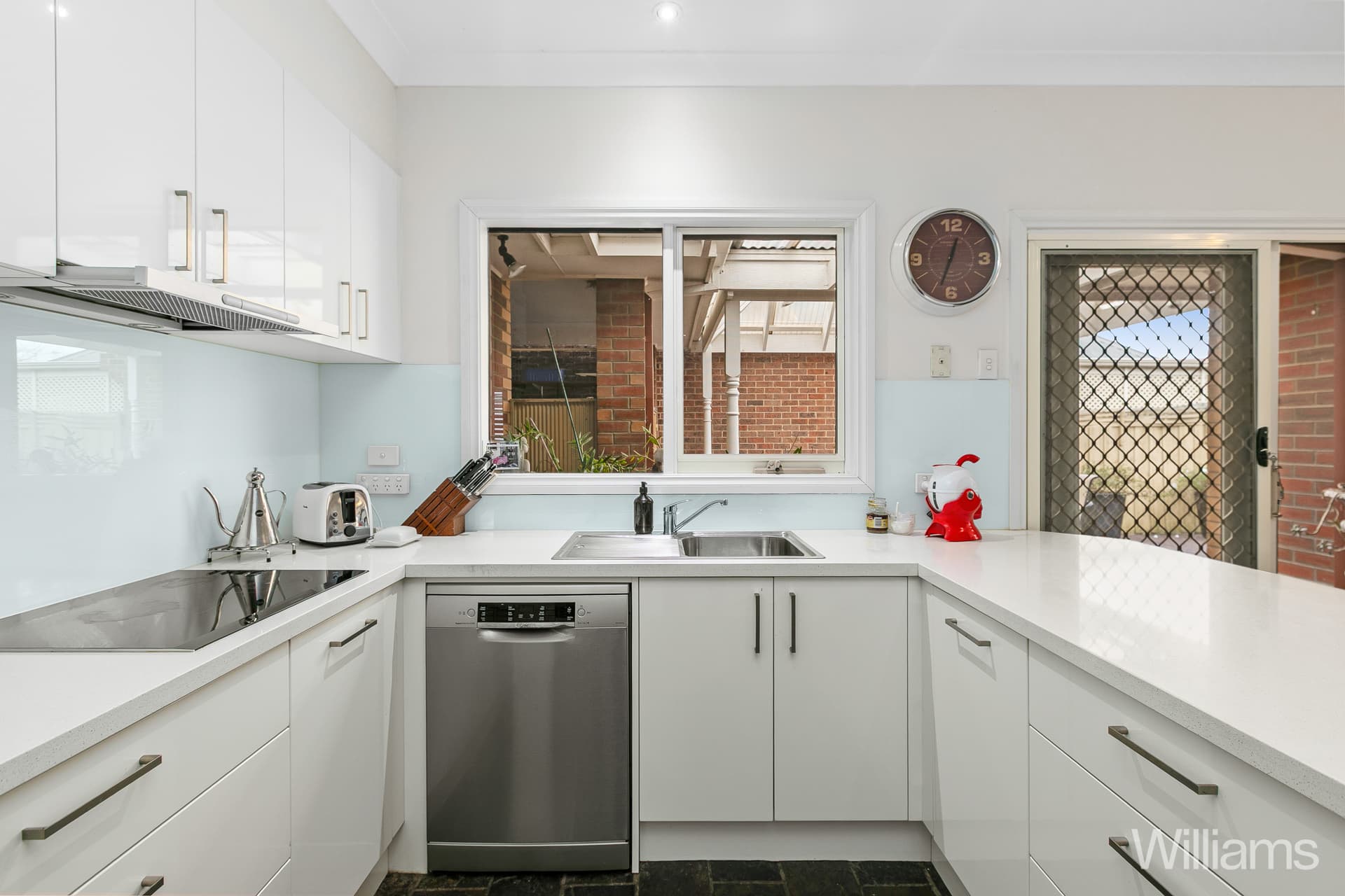 10 Kingshott Close, Williamstown - Thumbnail 6