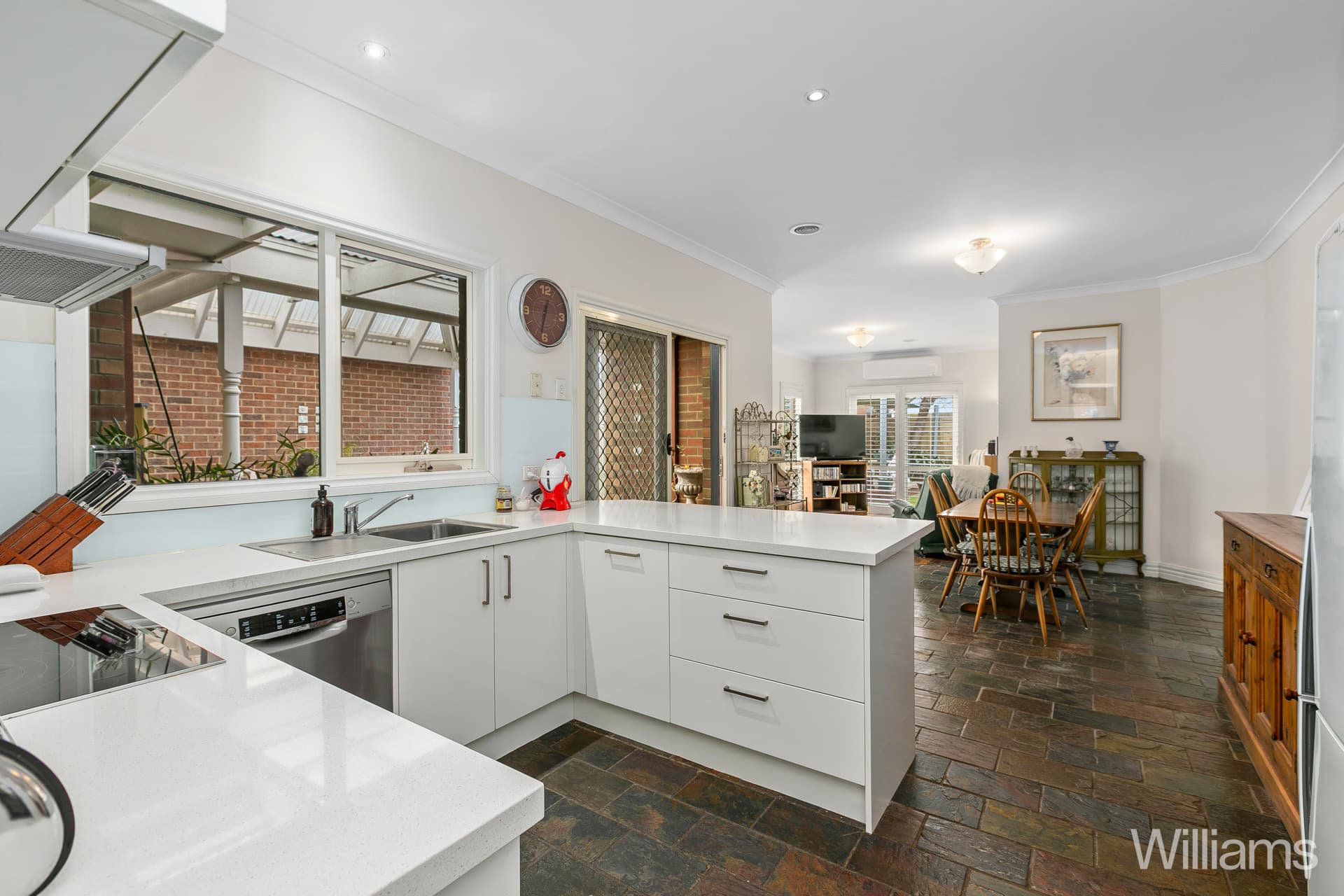 10 Kingshott Close, Williamstown - Thumbnail 5
