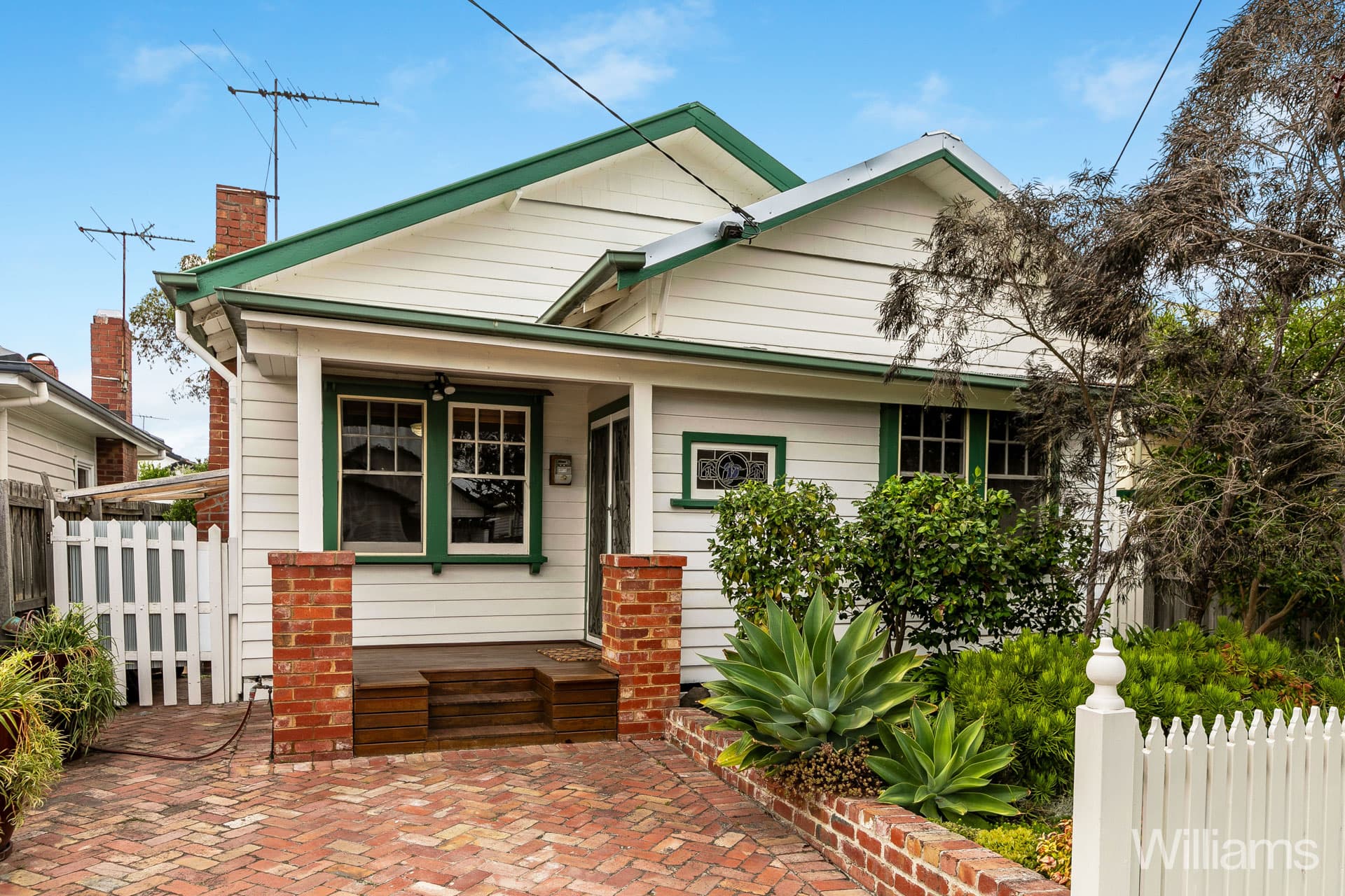 8 Ford Street, Newport - Thumbnail 2