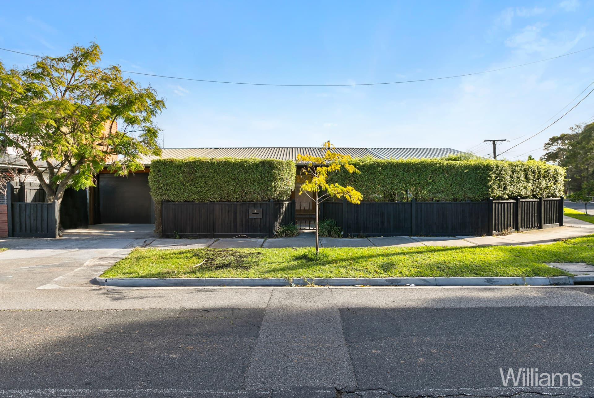 7 Leslie Street, Newport - Image 1