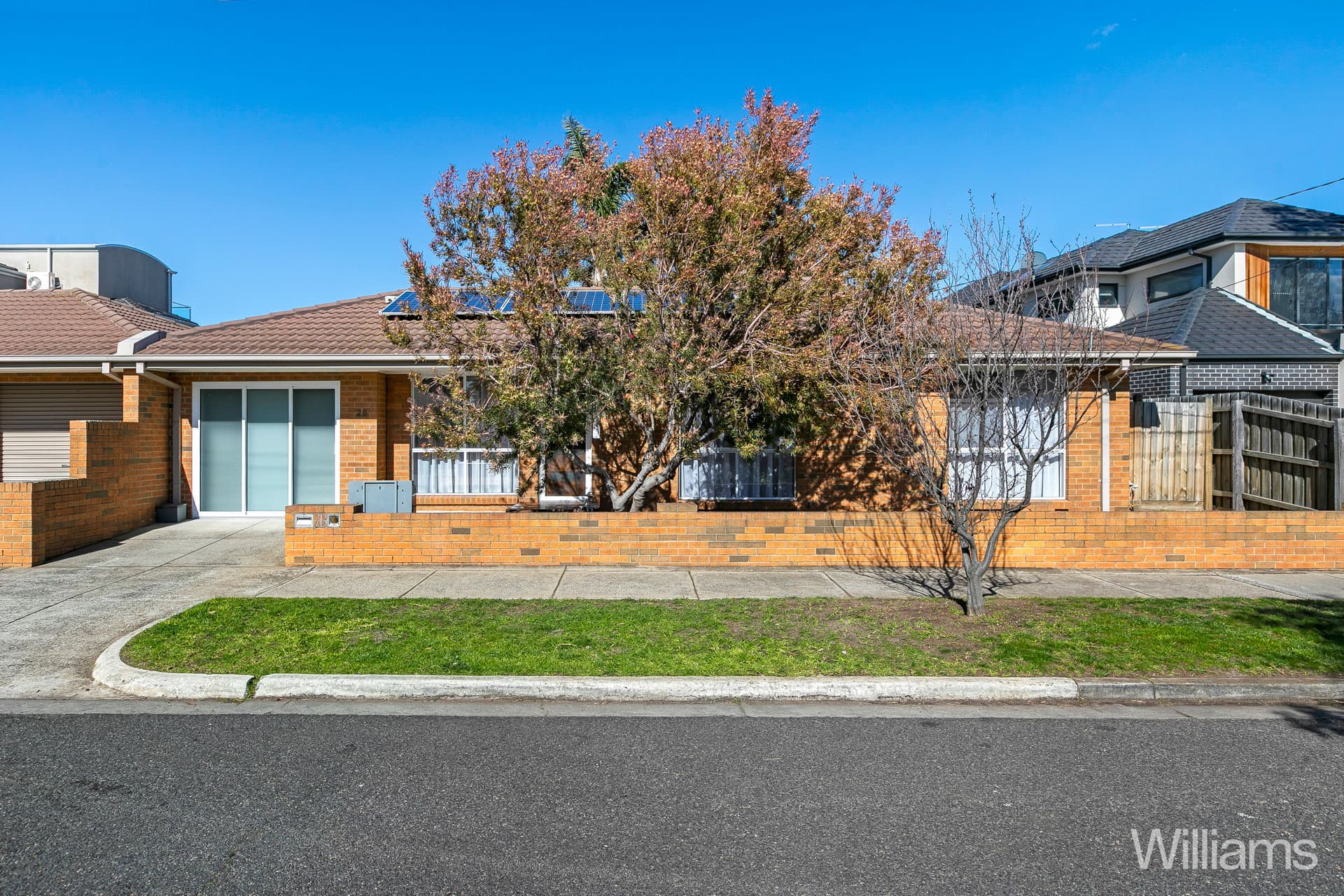 2B Myrtle Grove, Altona - Thumbnail 2