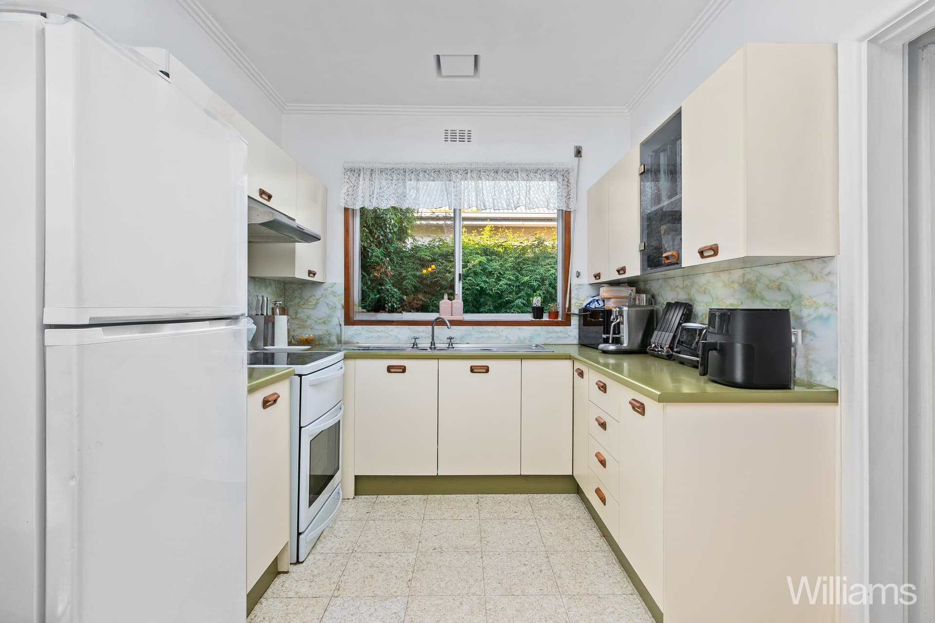 11 Rosshire Road, Newport - Thumbnail 4