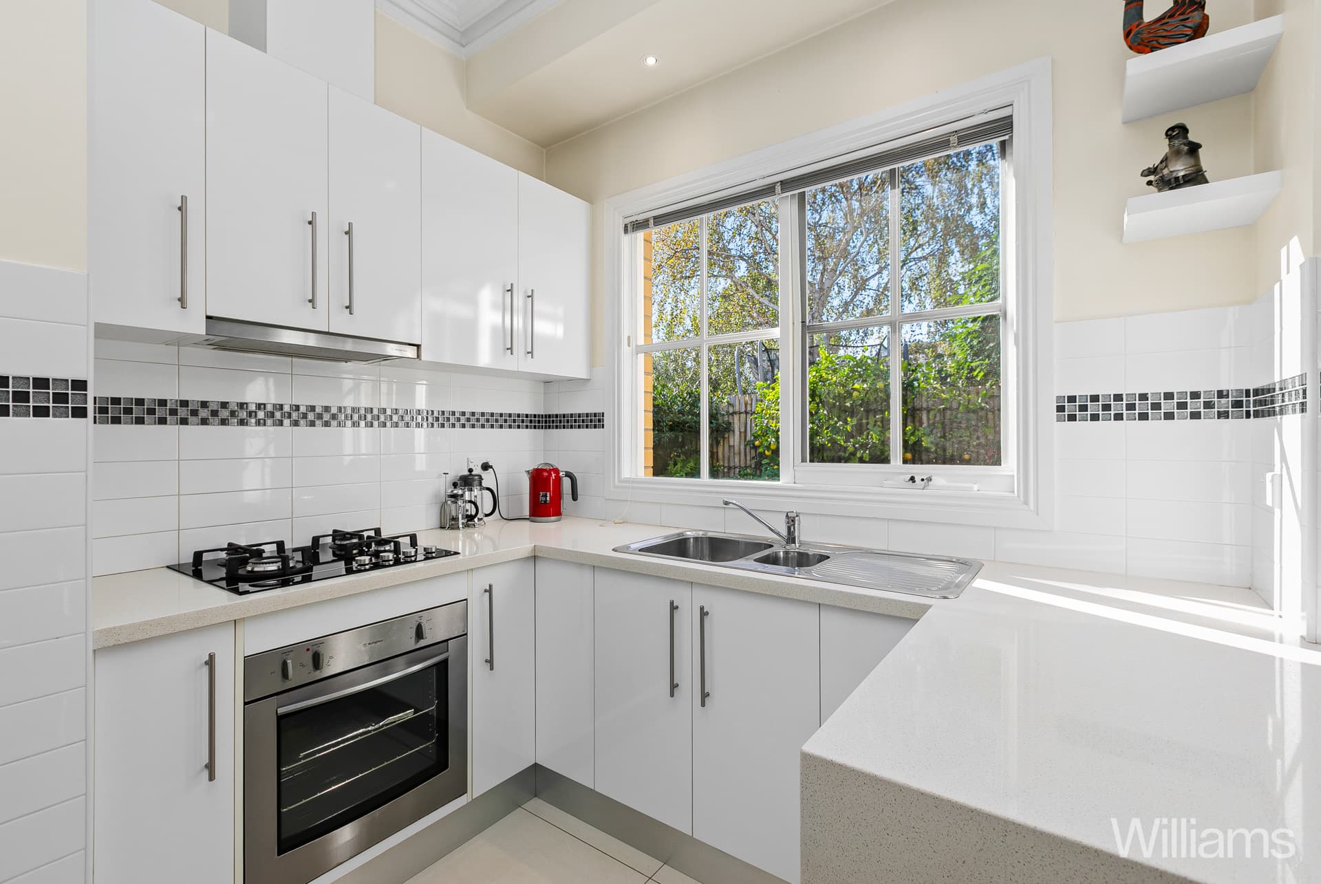 2/70 Osborne Street, Williamstown - Thumbnail 8