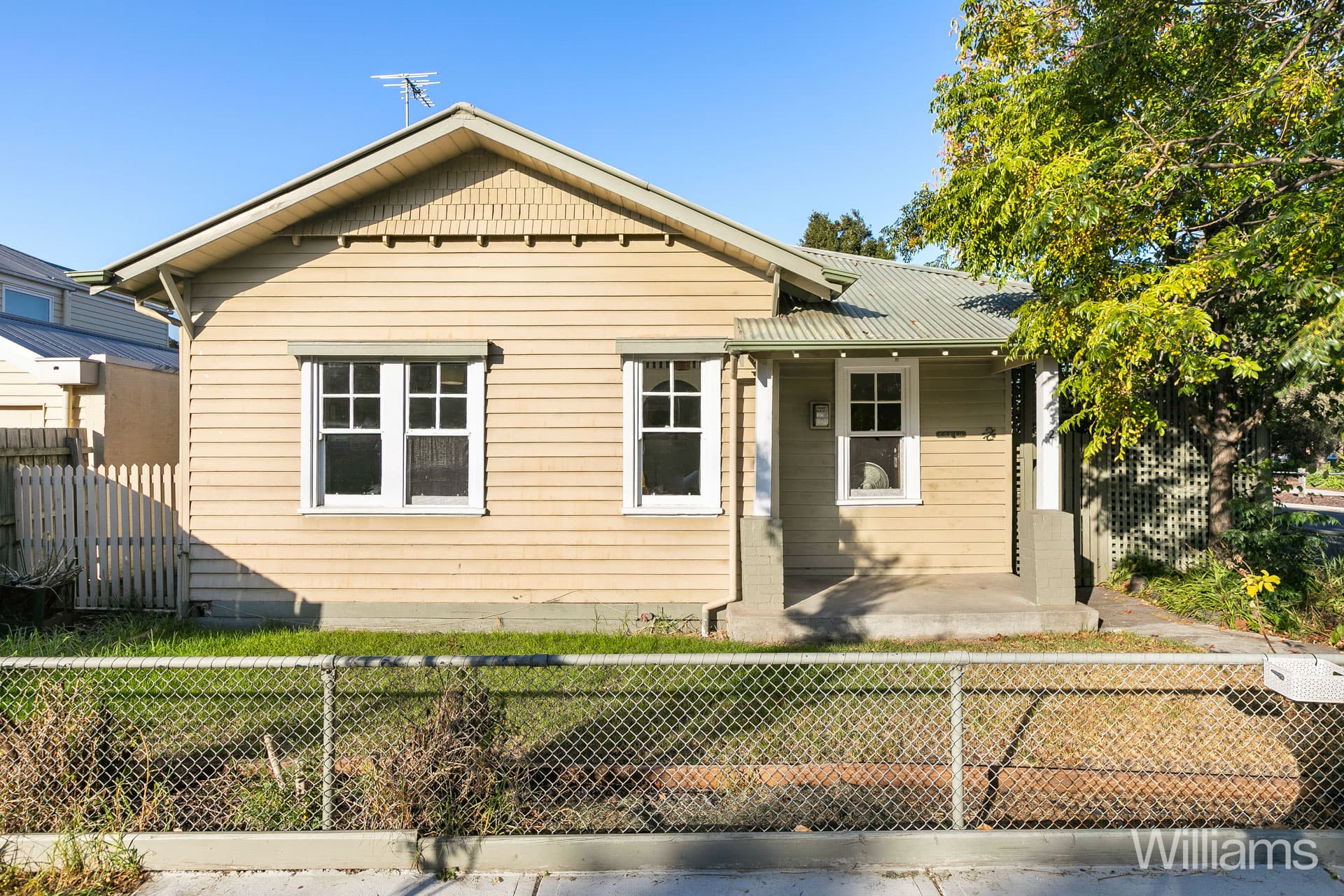 2 Effingham Road, Newport - Image 1