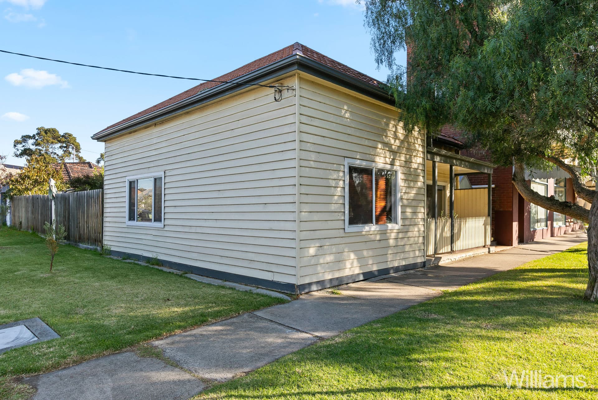 33 Davies Street, Newport - Thumbnail 2