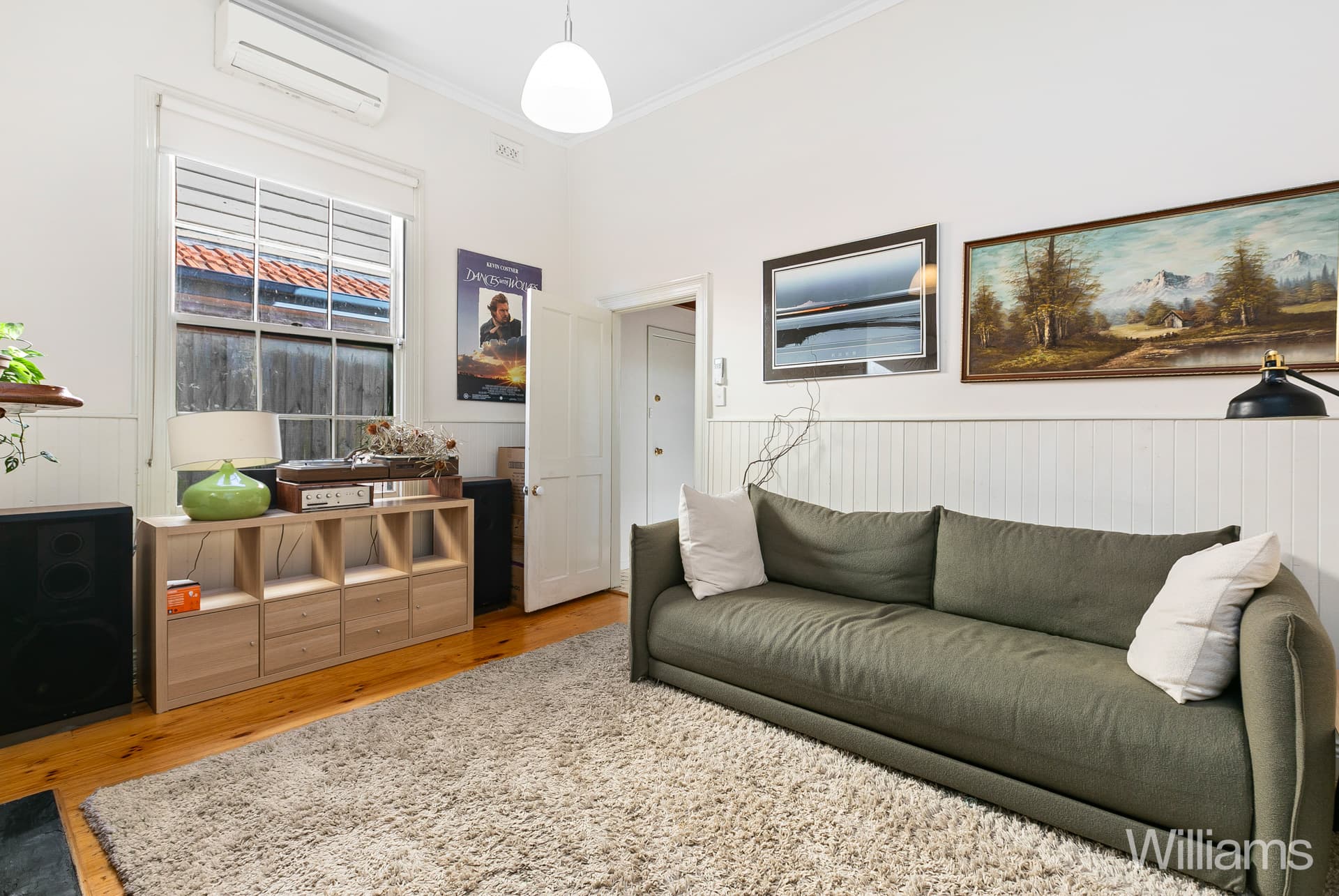 35 William Street, Newport - Image 1