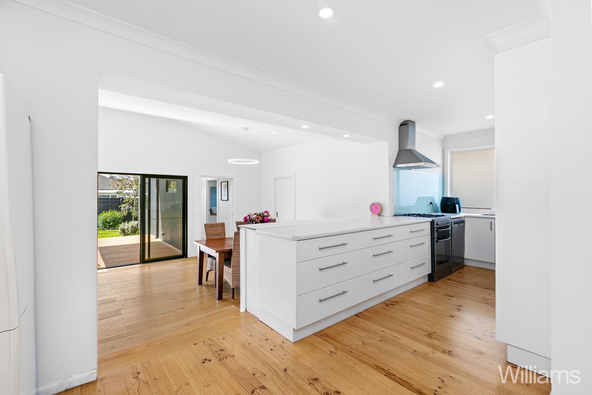 12 Fourth Avenue, Altona North - Thumbnail 2