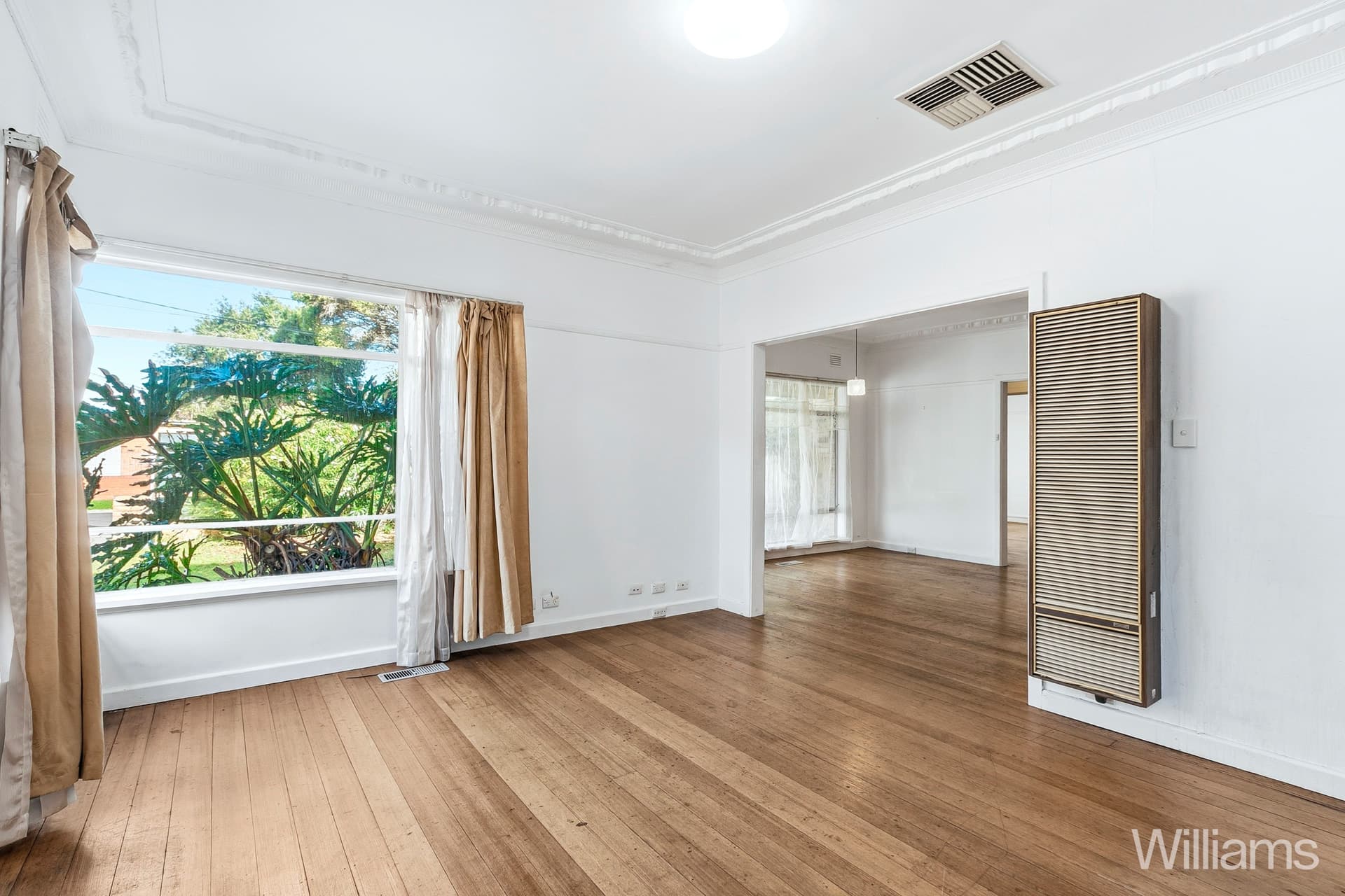 4 Stapley Crescent, Altona North - Thumbnail 2