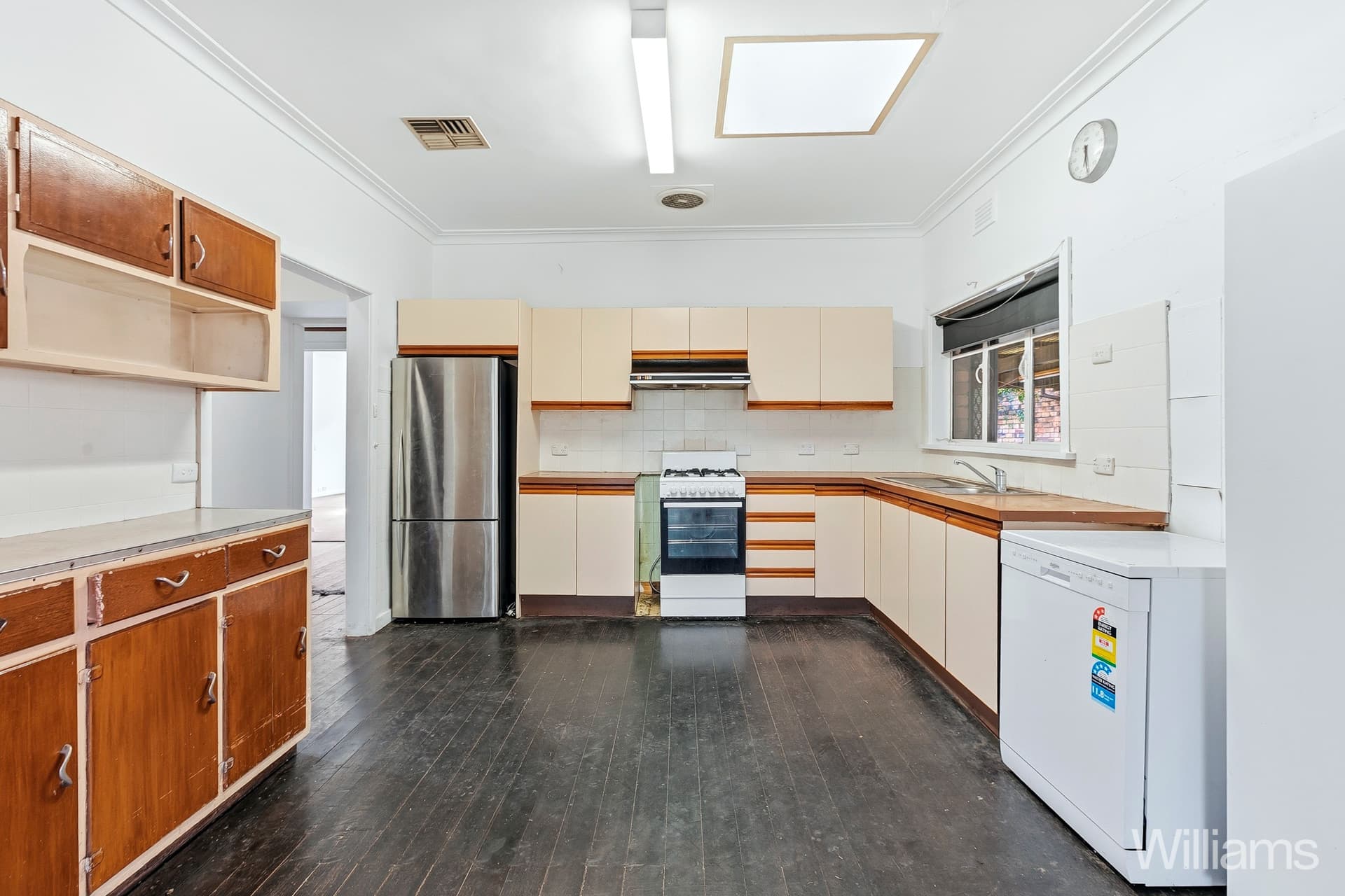 4 Stapley Crescent, Altona North - Thumbnail 5