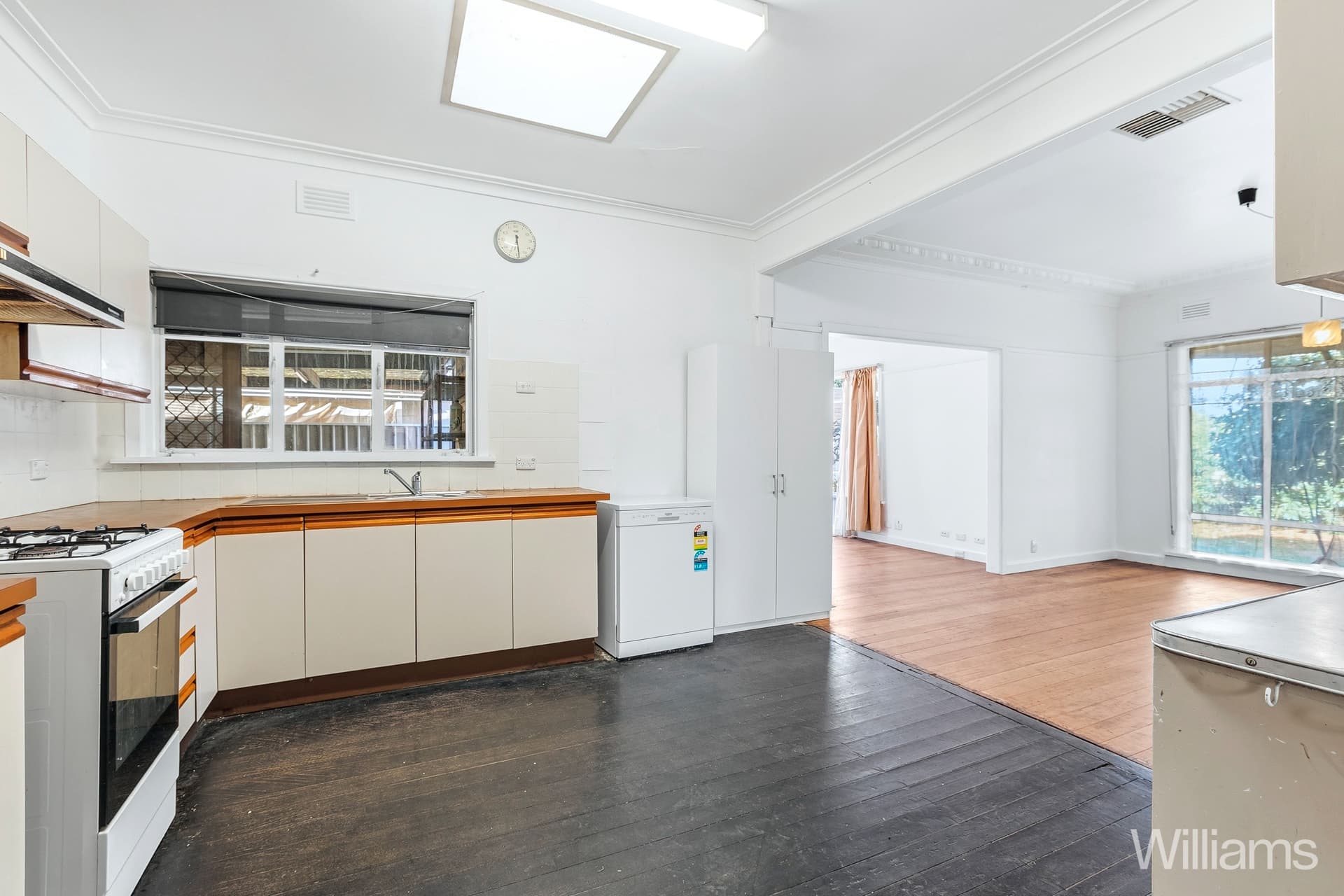 4 Stapley Crescent, Altona North - Thumbnail 4
