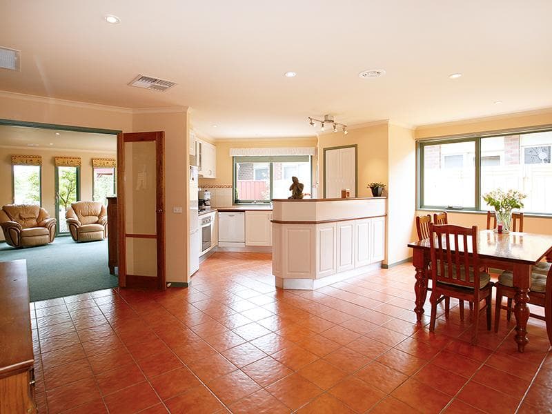 8 Kingshott Close, Williamstown - Thumbnail 6