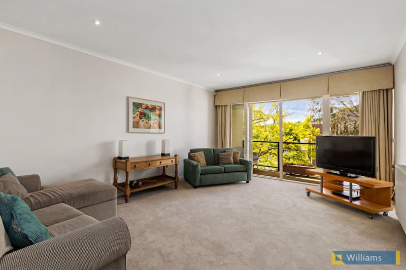 112 Crofton Drive, Williamstown - Thumbnail 4