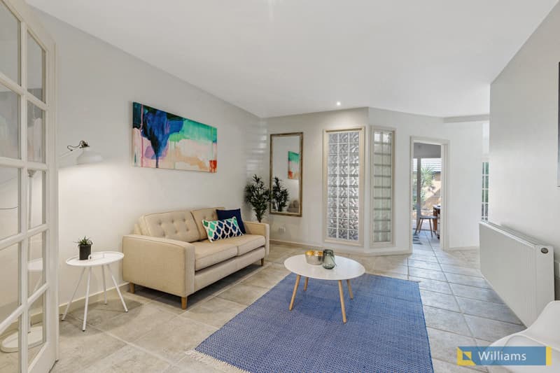 112 Crofton Drive, Williamstown - Thumbnail 2