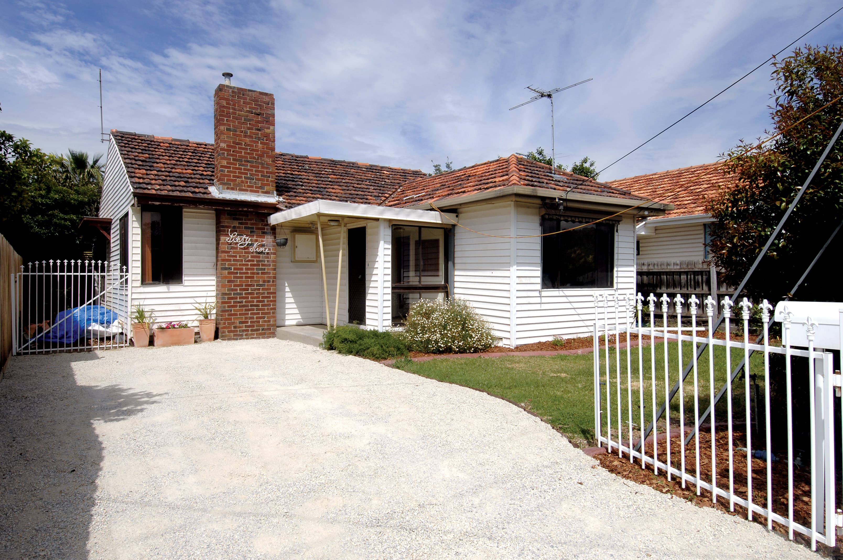 69 Woods Street, Newport - Image 1