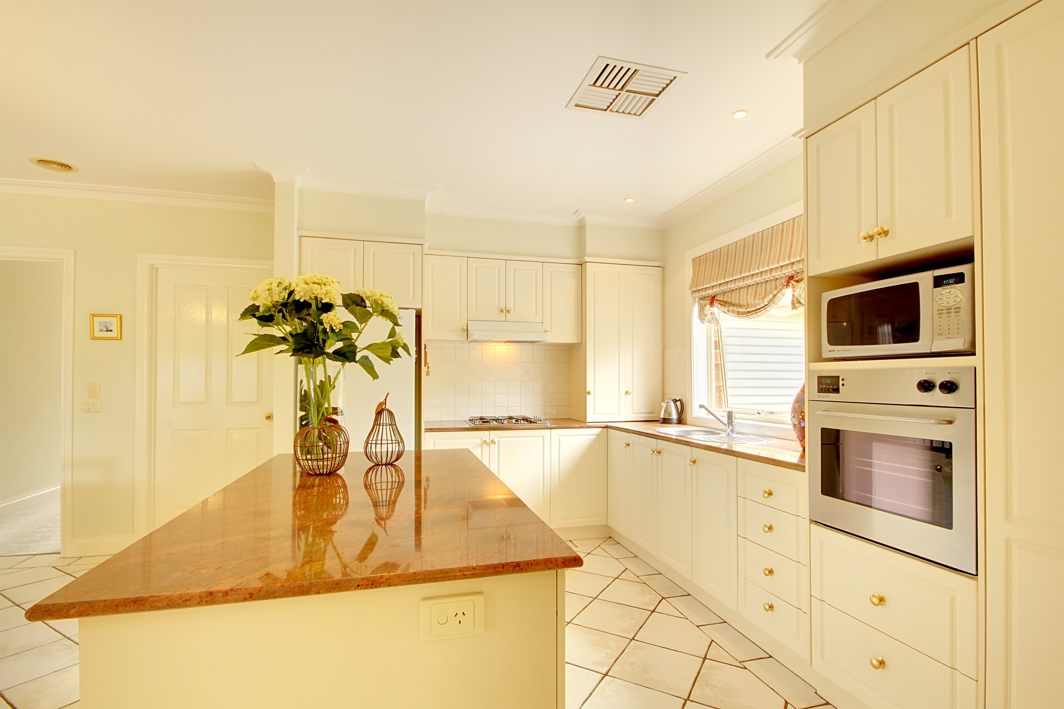 52 Yarra Street, Williamstown - Thumbnail 2
