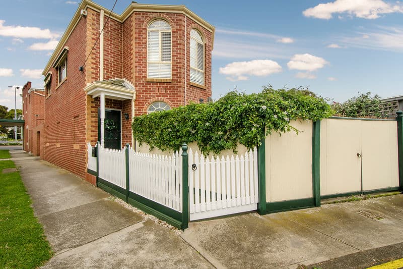 124 Railway Place, Williamstown - Thumbnail 3