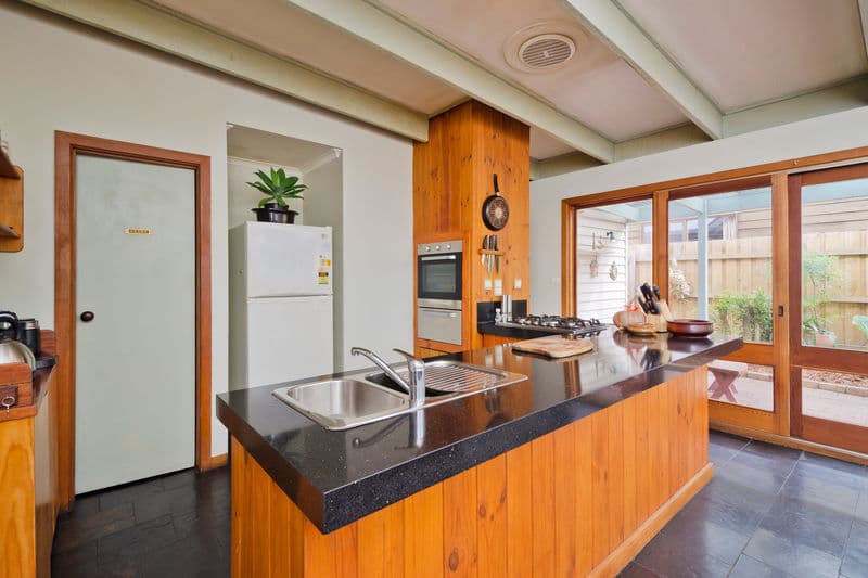 7 Alma Terrace, Williamstown - Thumbnail 4