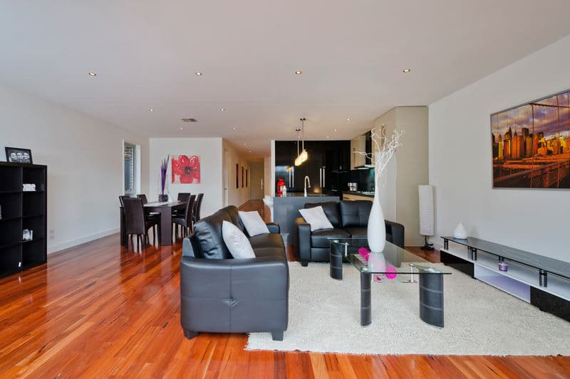 8 Bruce Street, Newport - Thumbnail 5