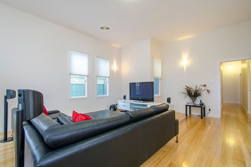21 Forster Street, Williamstown - Thumbnail 2