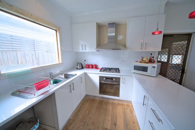 31 Salisbury Street, Newport - Thumbnail 2