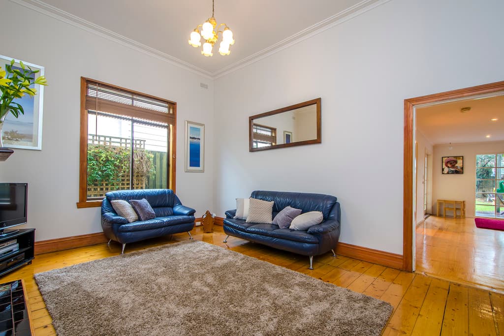 56 Peel Street, Newport - Thumbnail 3