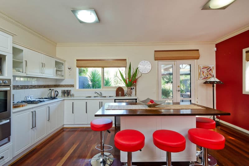 17 Bates Drive, Williamstown - Thumbnail 2