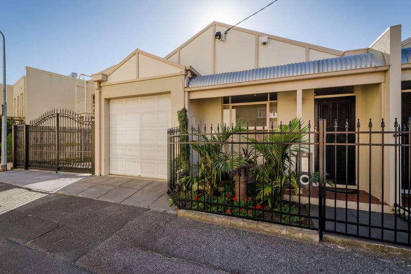16 Goss Terrace, Williamstown - Image 1