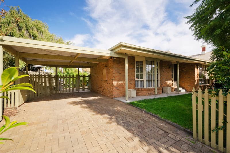 29 Alma Terrace, Newport - Image 1