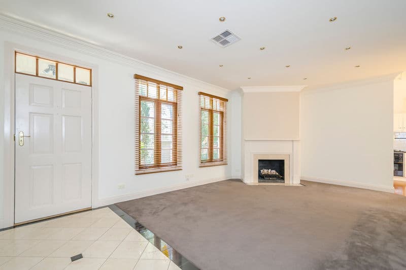 6 Burgoyne Lane, Williamstown - Thumbnail 2