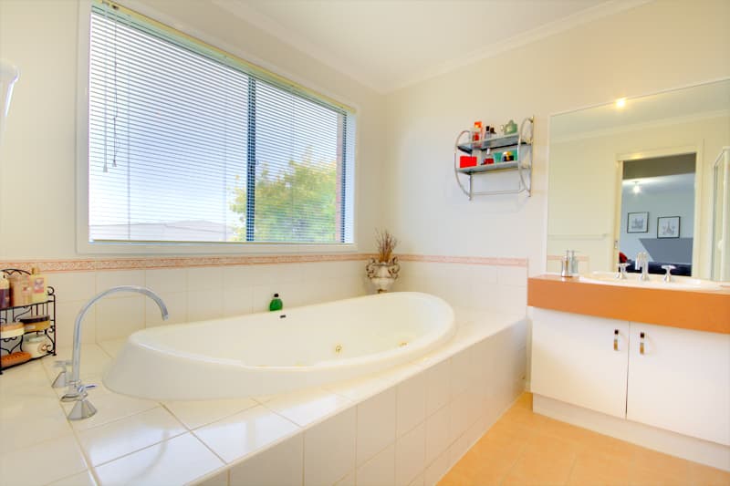 11 Eliza Close, Williamstown - Thumbnail 7