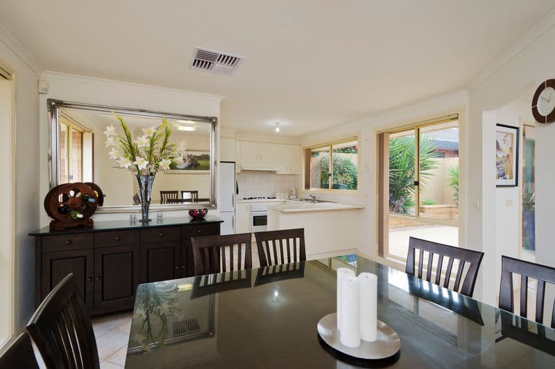 2/7 Karingal Street, Altona - Thumbnail 2