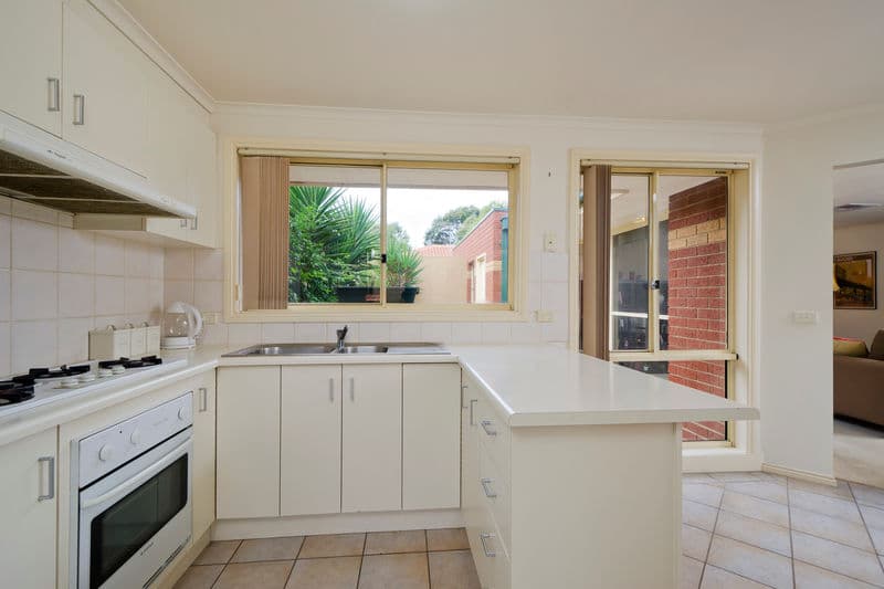 2/7 Karingal Street, Altona - Thumbnail 4