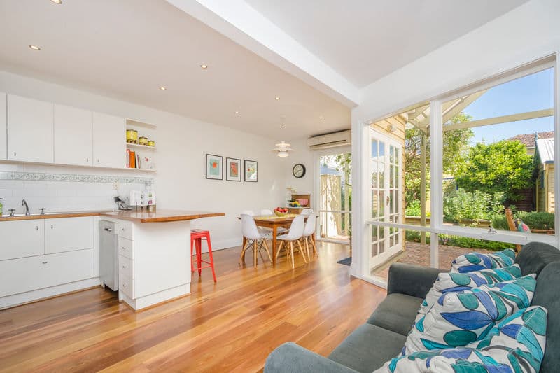 54 Railway Crescent, Williamstown - Thumbnail 8