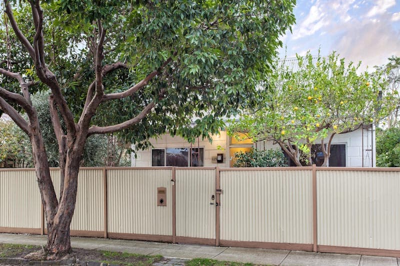 78 Alma Terrace, Newport - Image 1