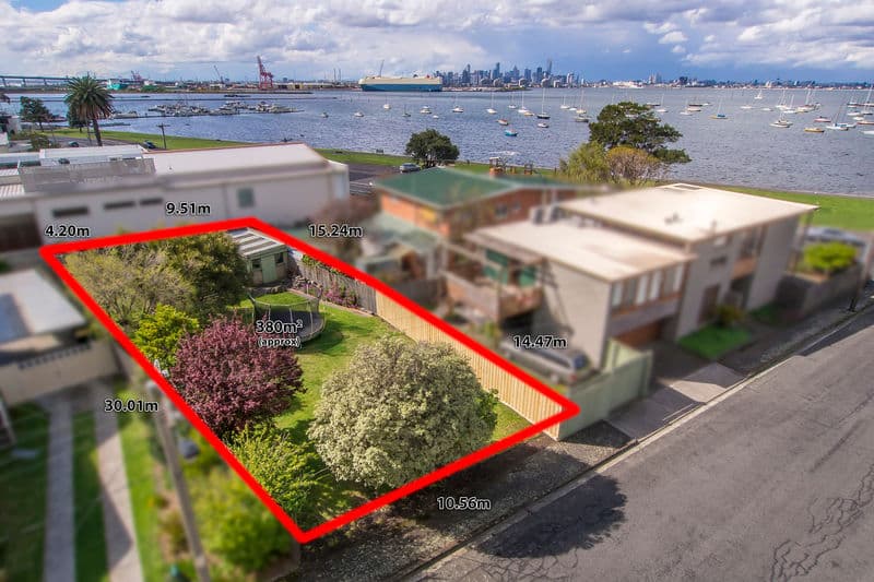 2 Clark Street, Williamstown - Thumbnail 3