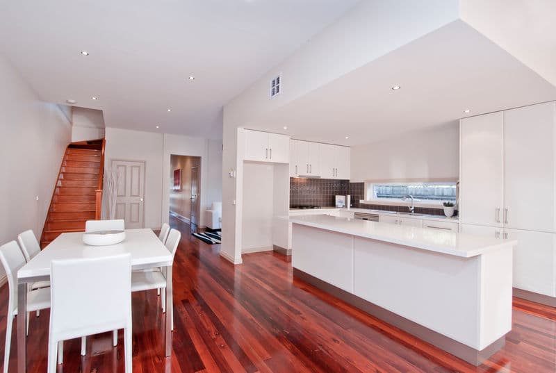 69 Charlotte Street, Newport - Thumbnail 2